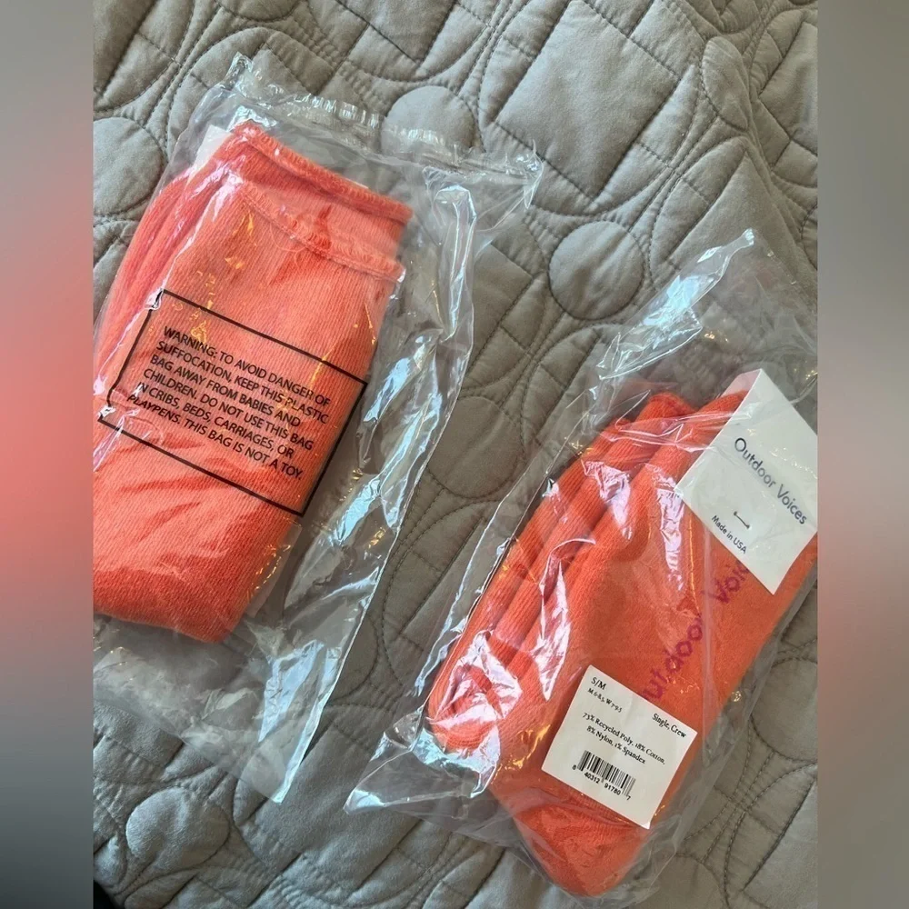 Outdoor Voices Comfort Sock Clementine size S/M NWT